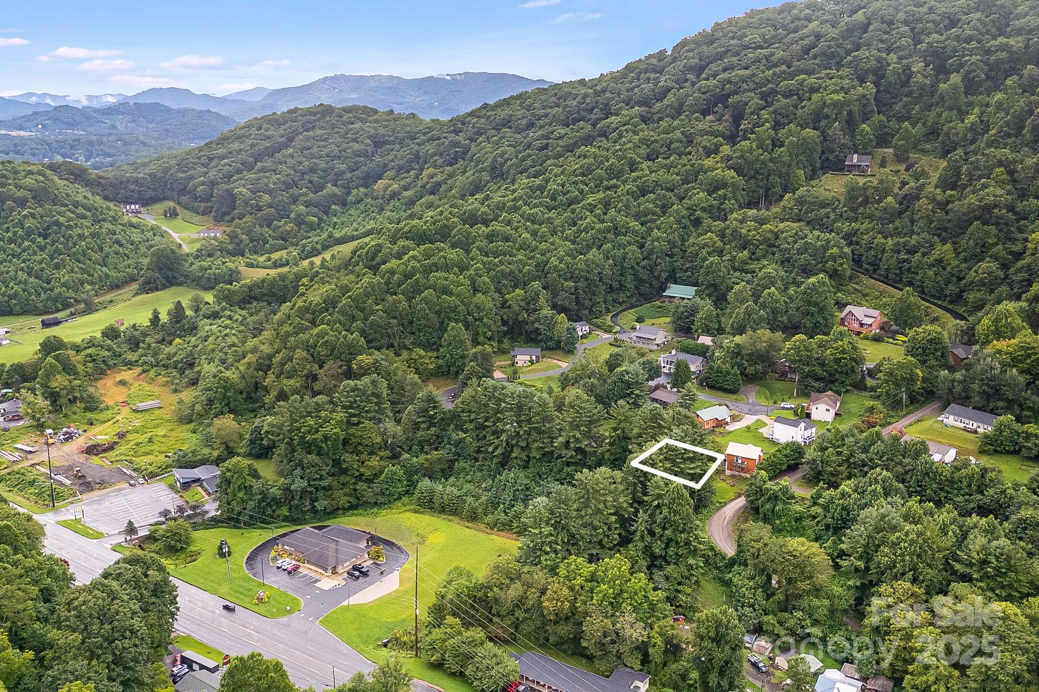 9999 Whippoorwill Way 6 Property Photo 2