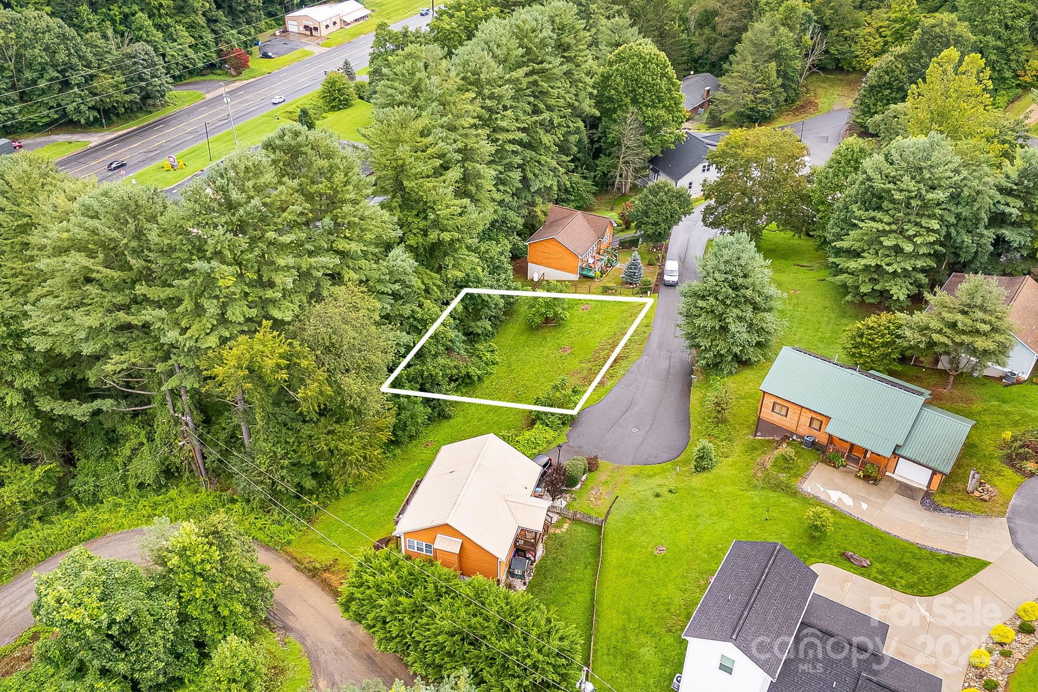 9999 Whippoorwill Way 6 Property Photo 4