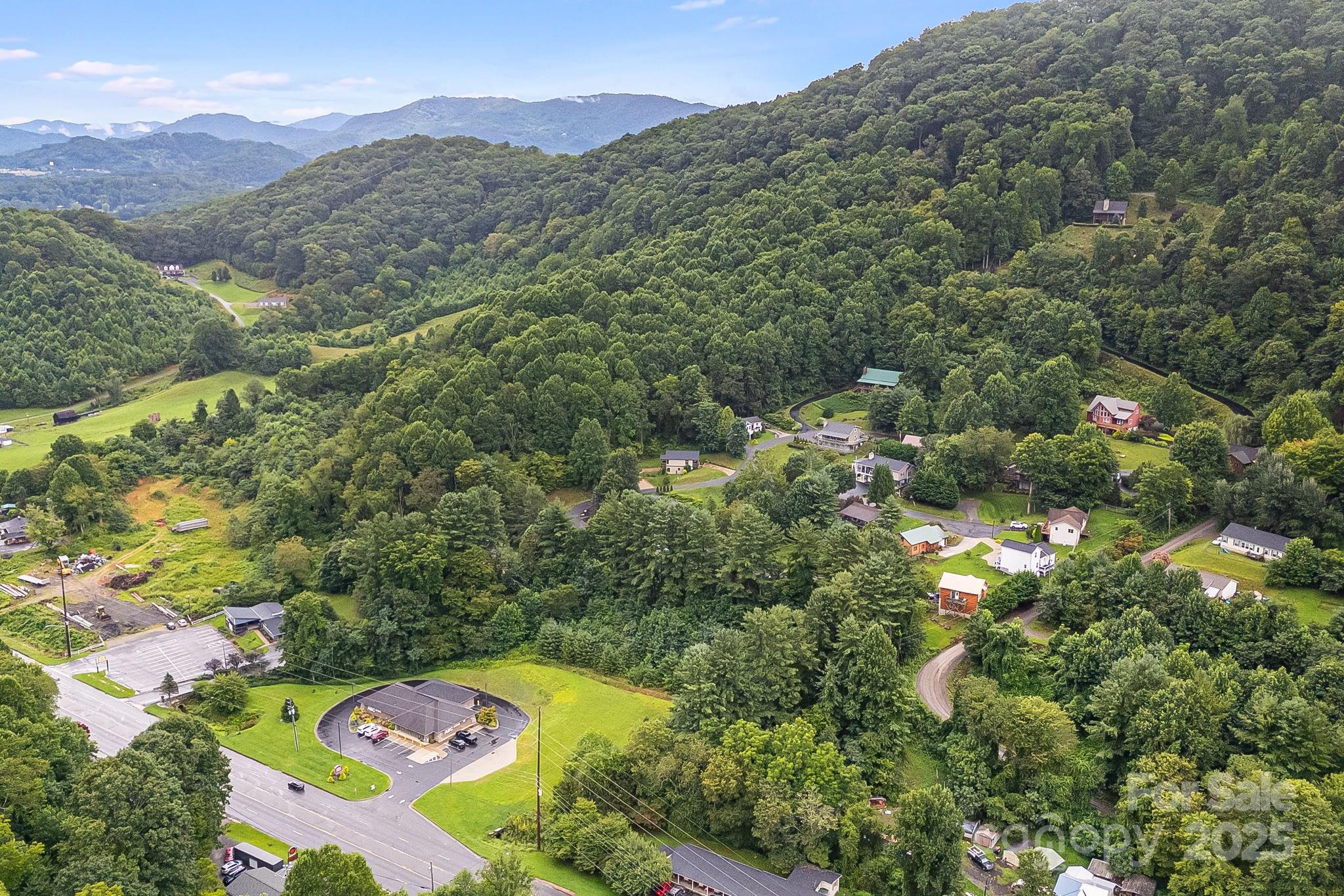 9999 Whippoorwill Way 6 Property Photo 24