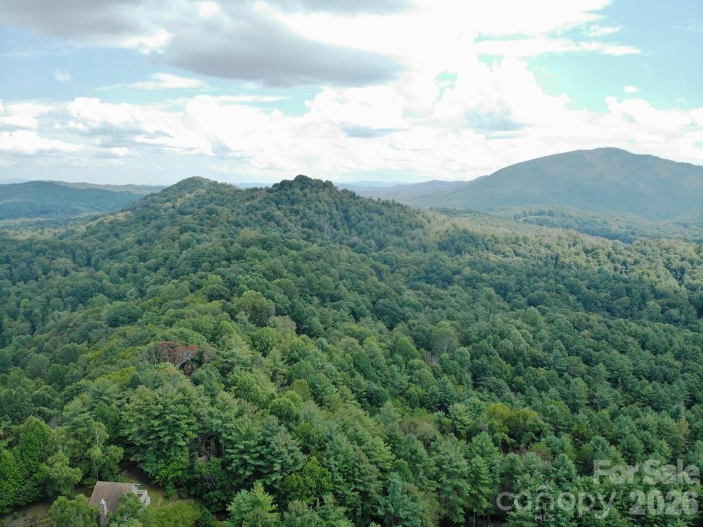 979 Wagon Road 6-8 Property Photo 4