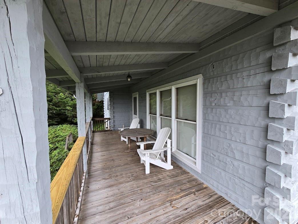 979 Wagon Road 6-8 Property Photo 7