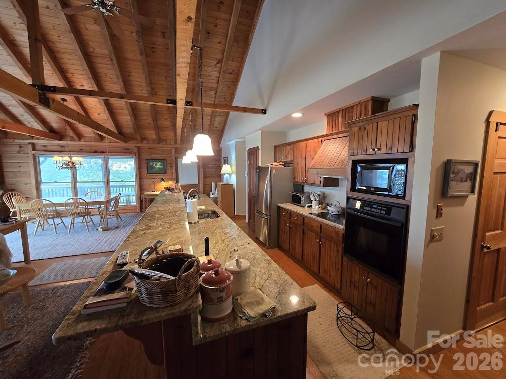 979 Wagon Road 6-8 Property Photo 16