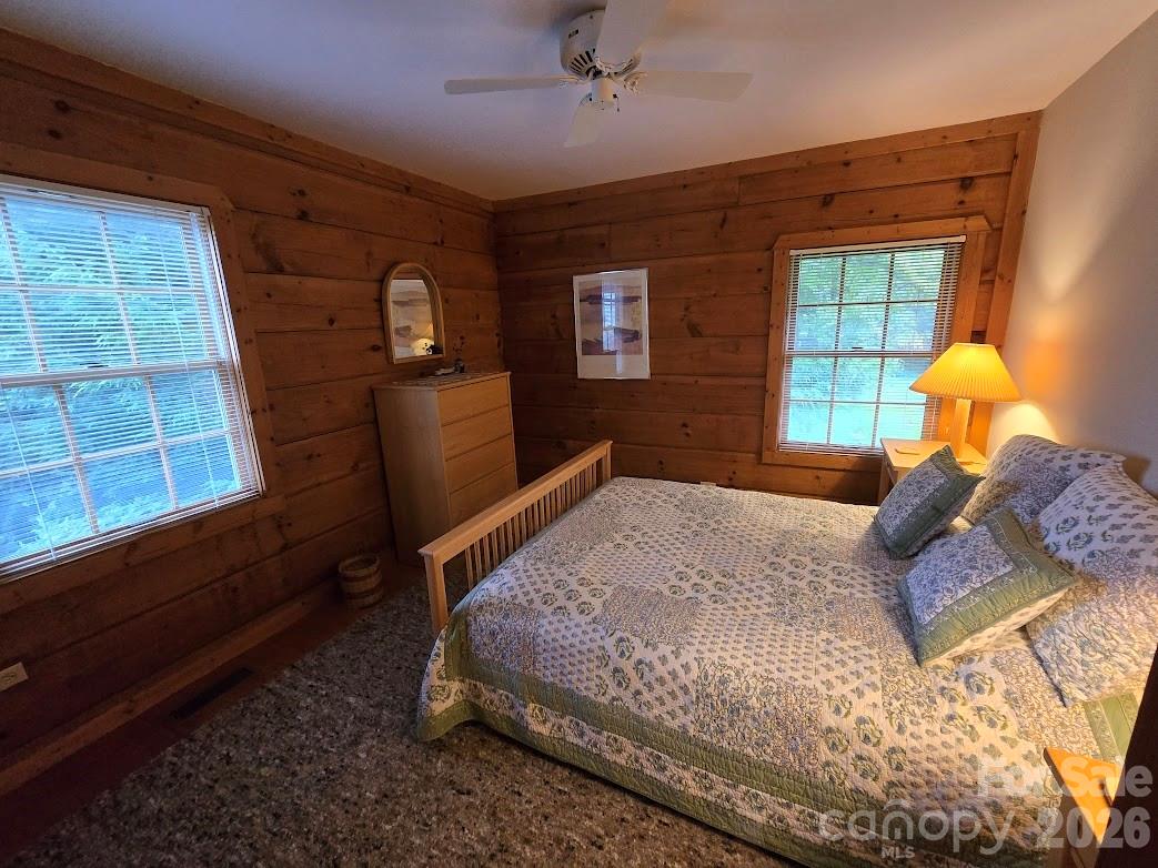 979 Wagon Road 6-8 Property Photo 25
