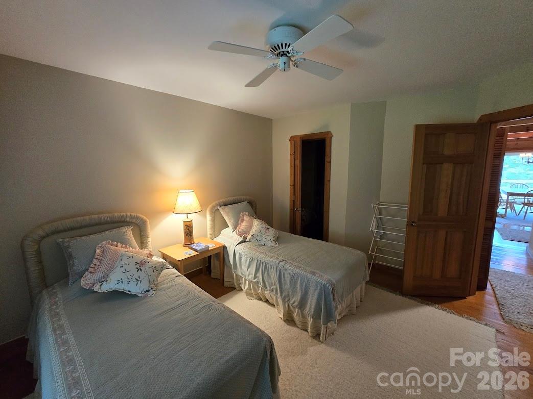 979 Wagon Road 6-8 Property Photo 27