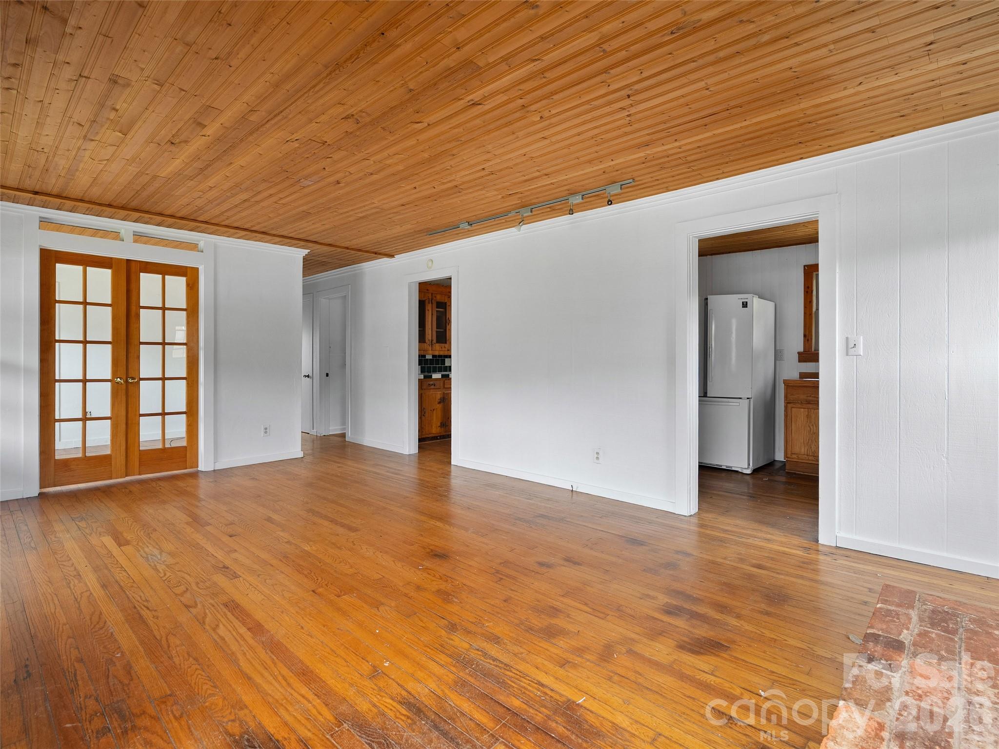 1361 & 1369 Soco Road Property Photo 5