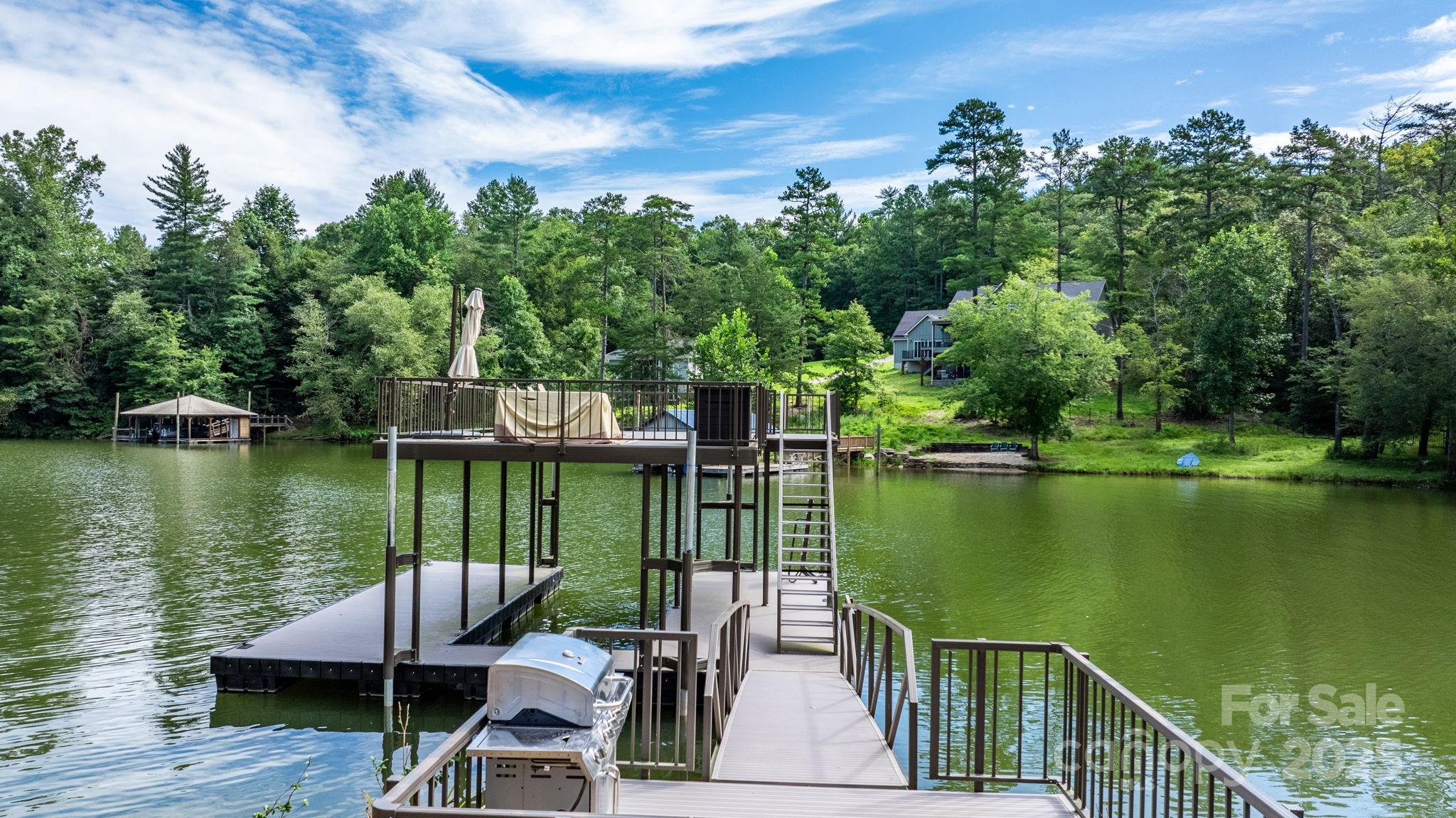 1408 Lake Vista Drive 11/12 Property Photo 3