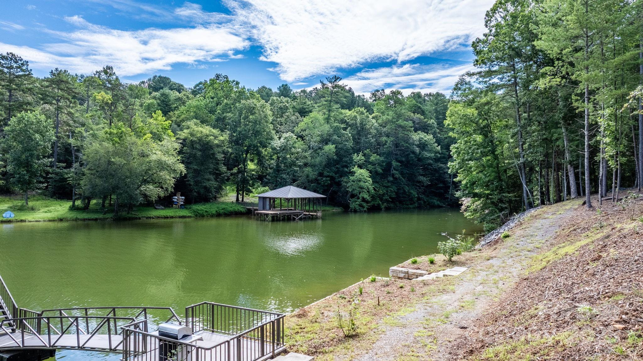 1408 Lake Vista Drive 11/12 Property Photo 4