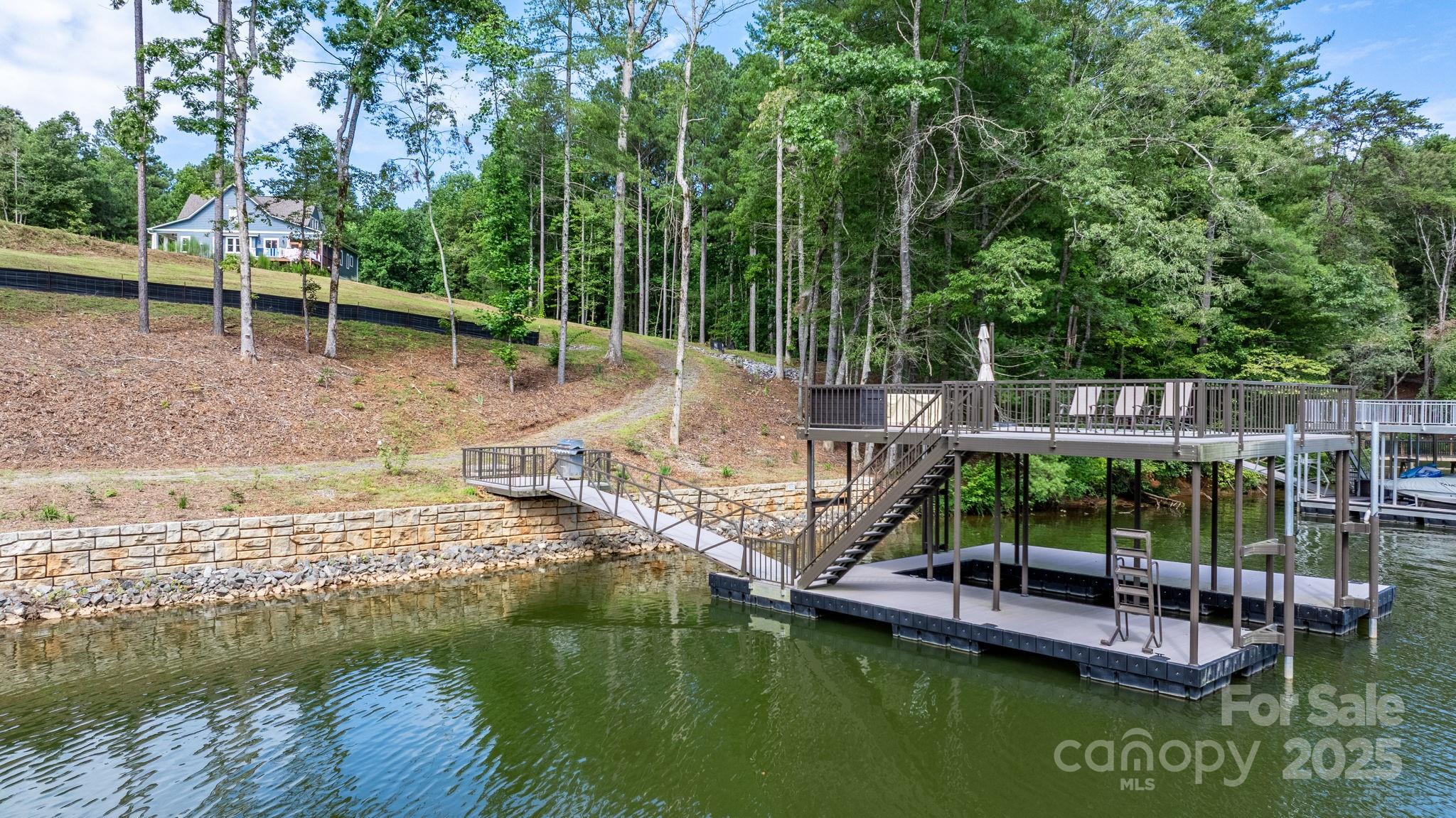 1408 Lake Vista Drive 11/12 Property Photo 5