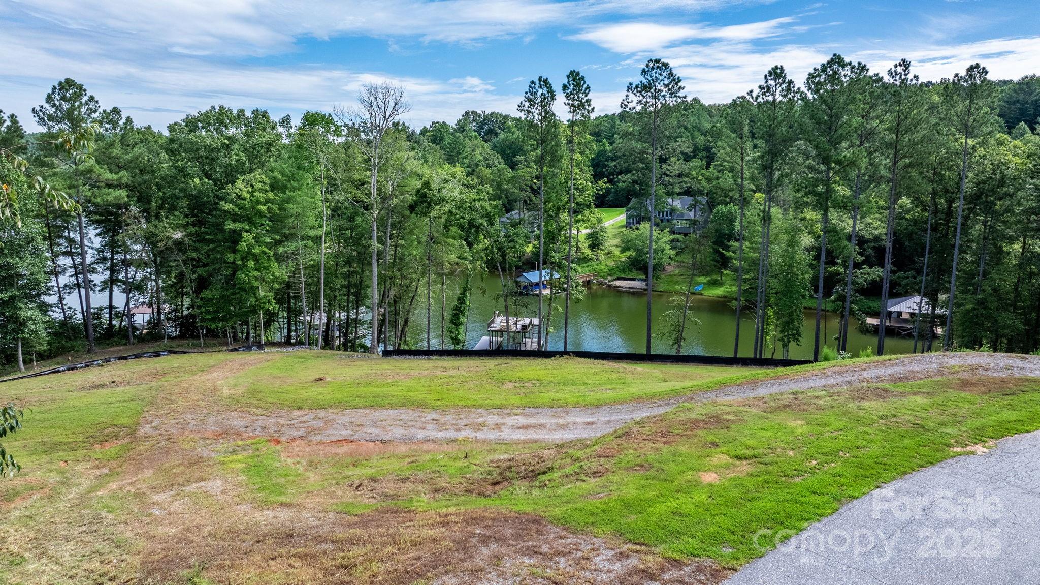 1408 Lake Vista Drive 11/12 Property Photo 8