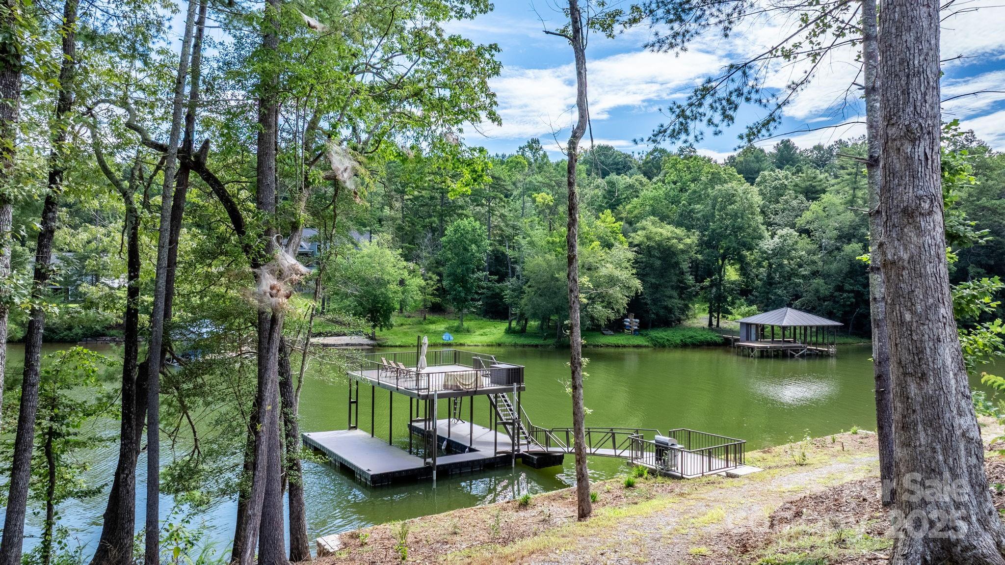 1408 Lake Vista Drive 11/12 Property Photo 11