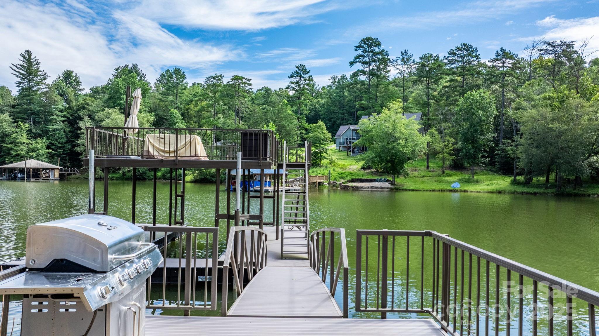 1408 Lake Vista Drive 11/12 Property Photo 12