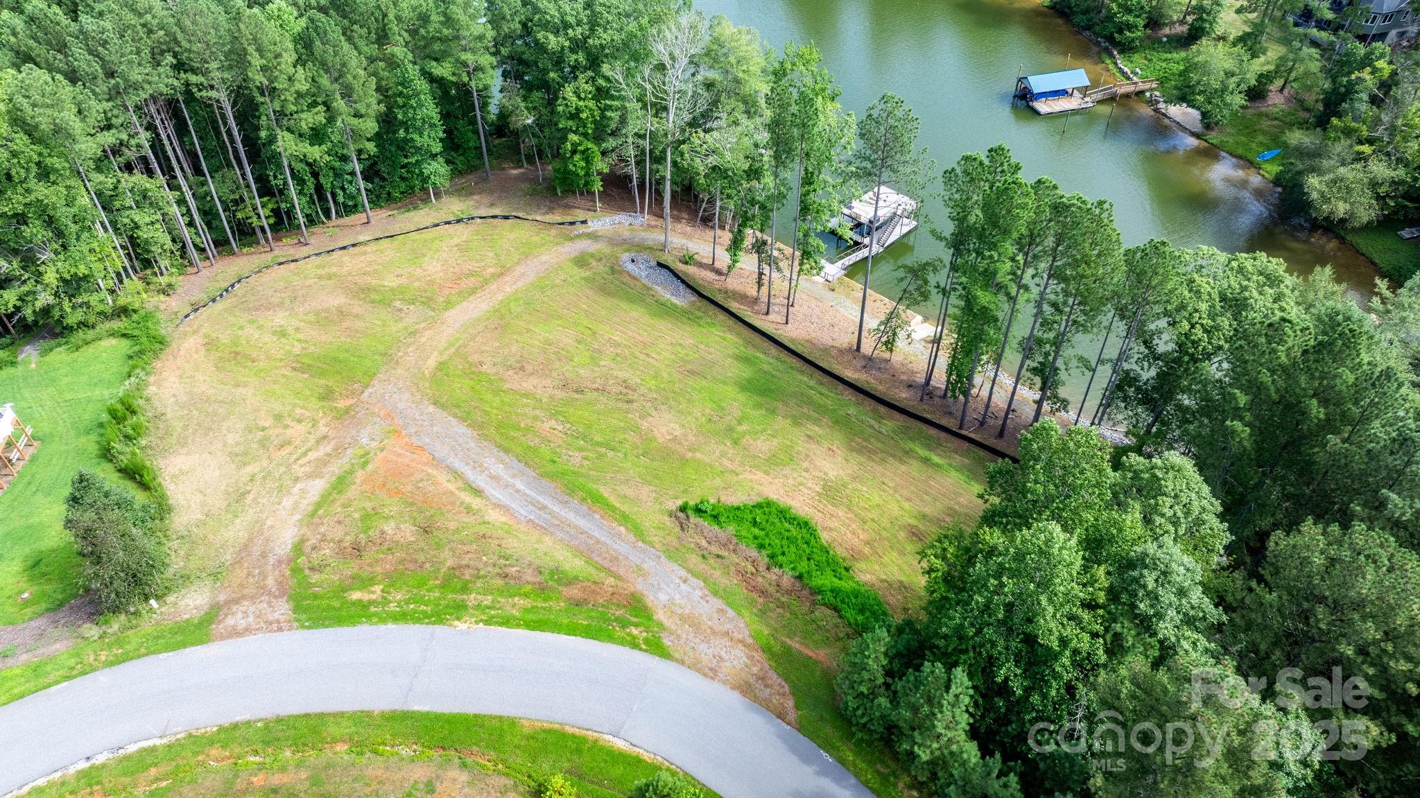 1408 Lake Vista Drive 11/12 Property Photo 23