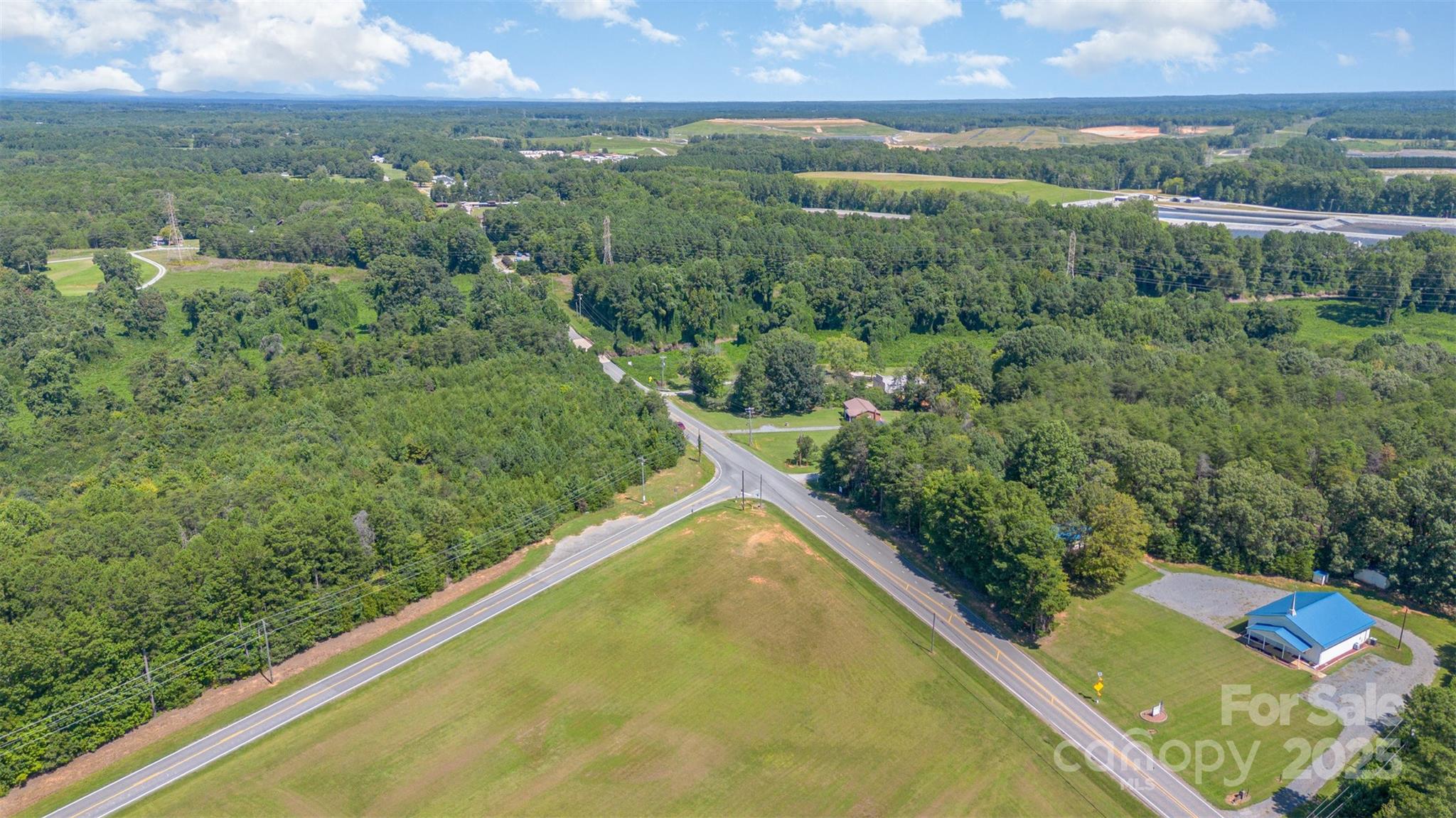 000 Slanting Bridge Road Property Photo 6