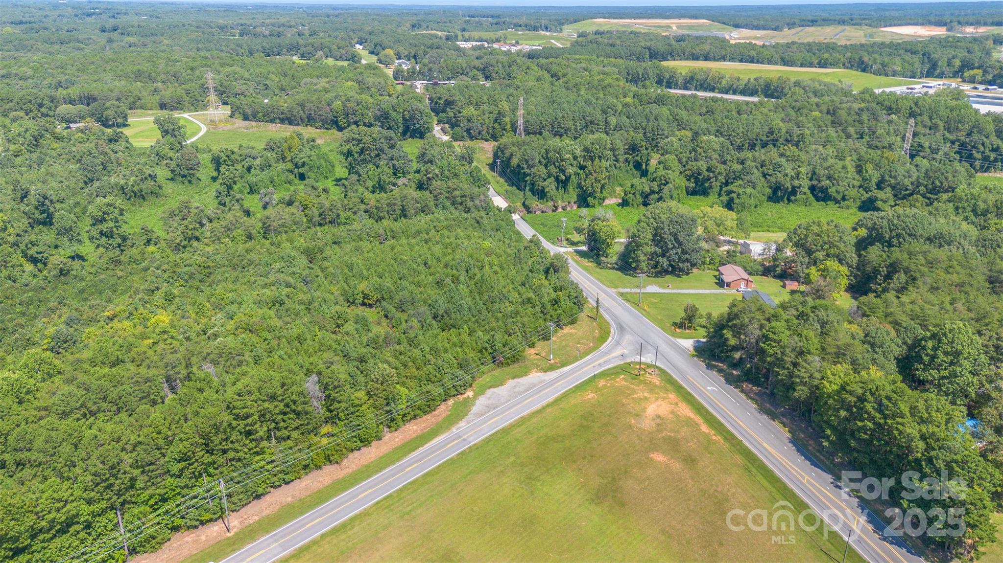 000 Slanting Bridge Road Property Photo 7