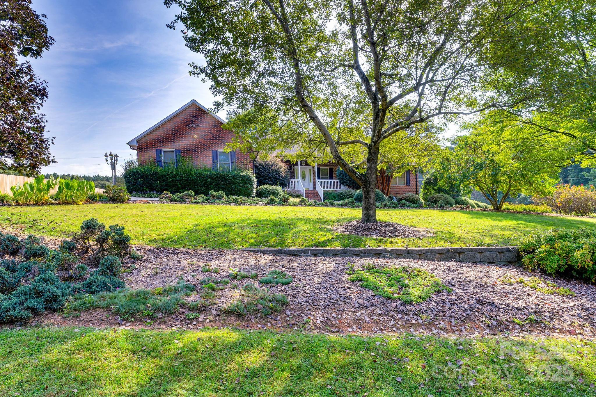 3132 Fox Den Circle Property Photo 1