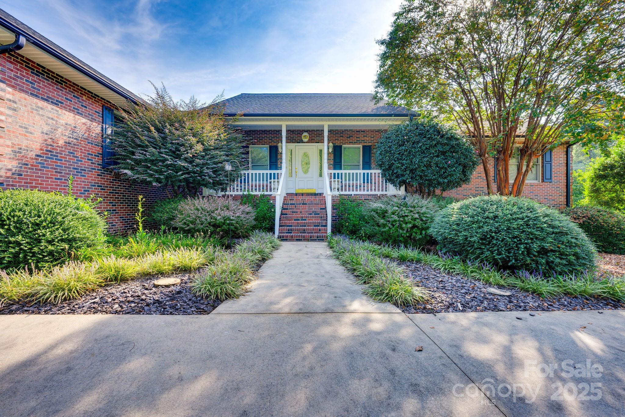 3132 Fox Den Circle Property Photo 5