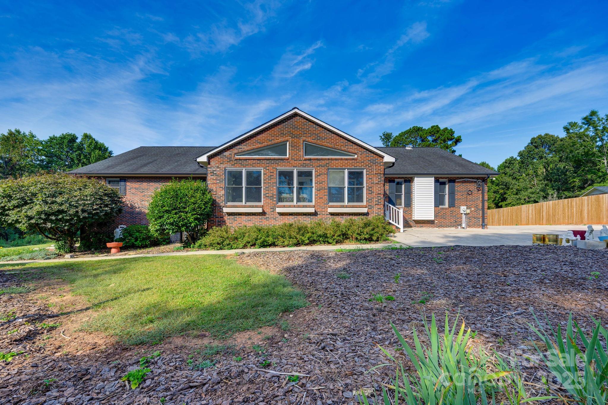 3132 Fox Den Circle Property Photo 8