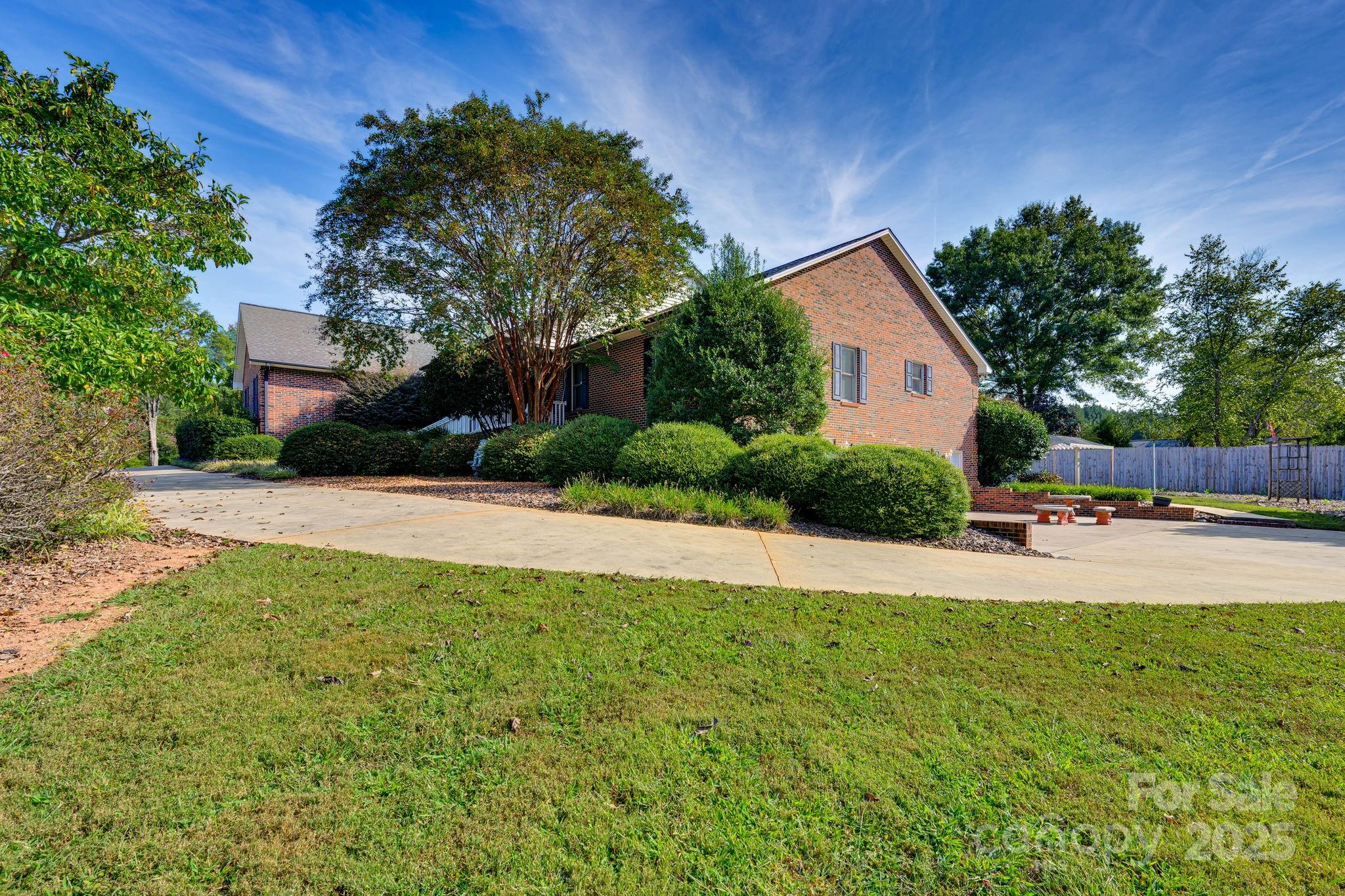 3132 Fox Den Circle Property Photo 9