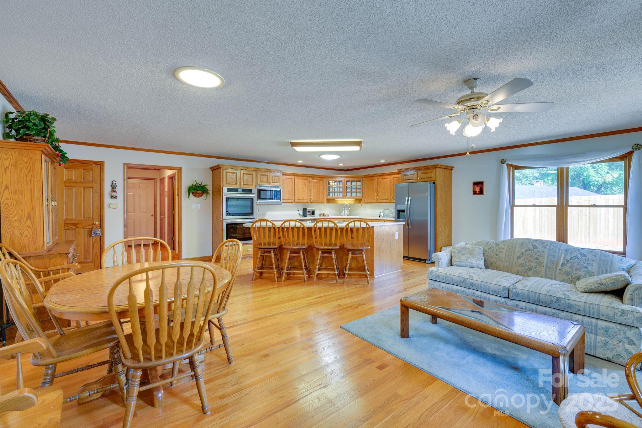 3132 Fox Den Circle Property Photo 15