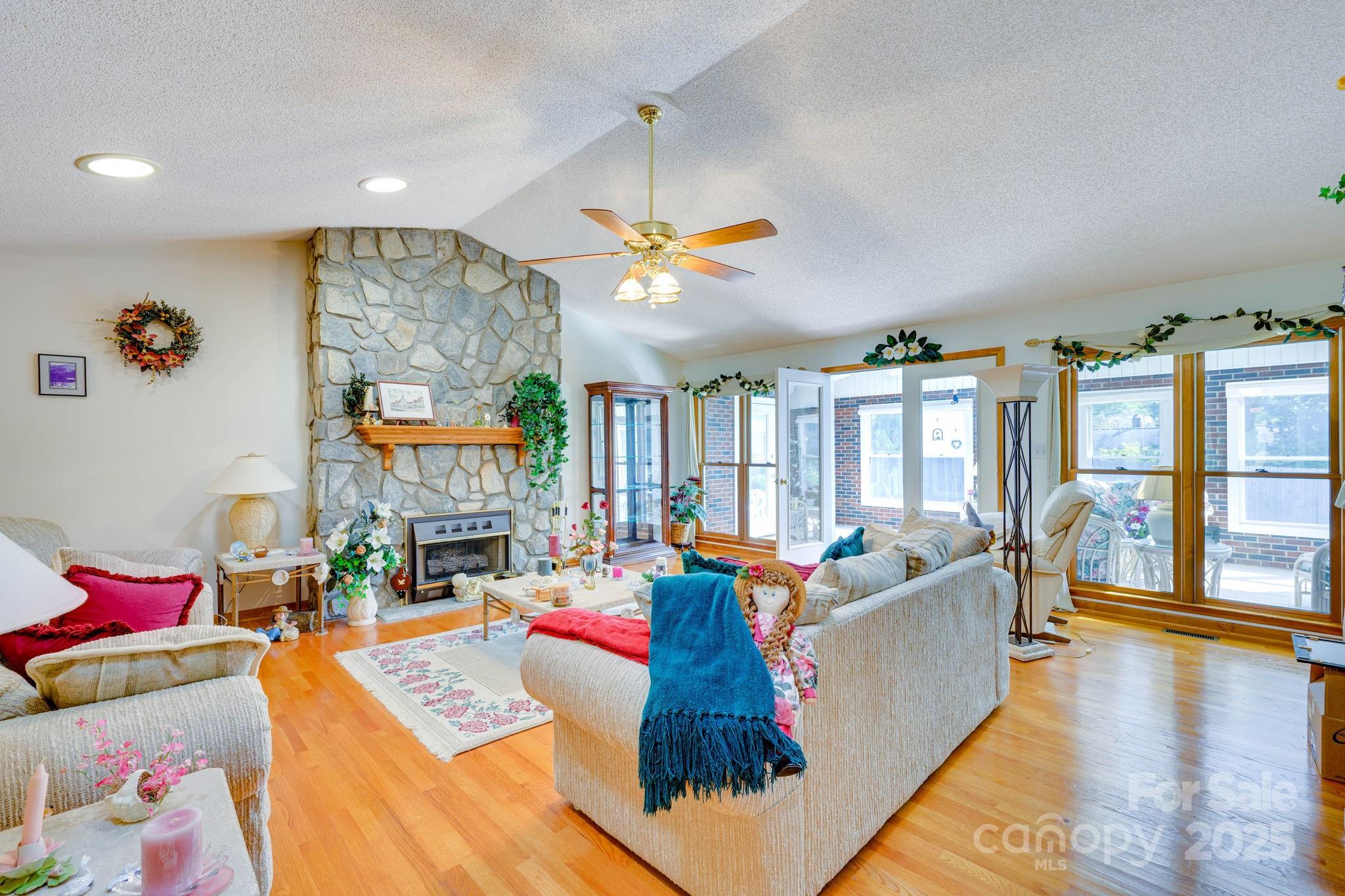 3132 Fox Den Circle Property Photo 26