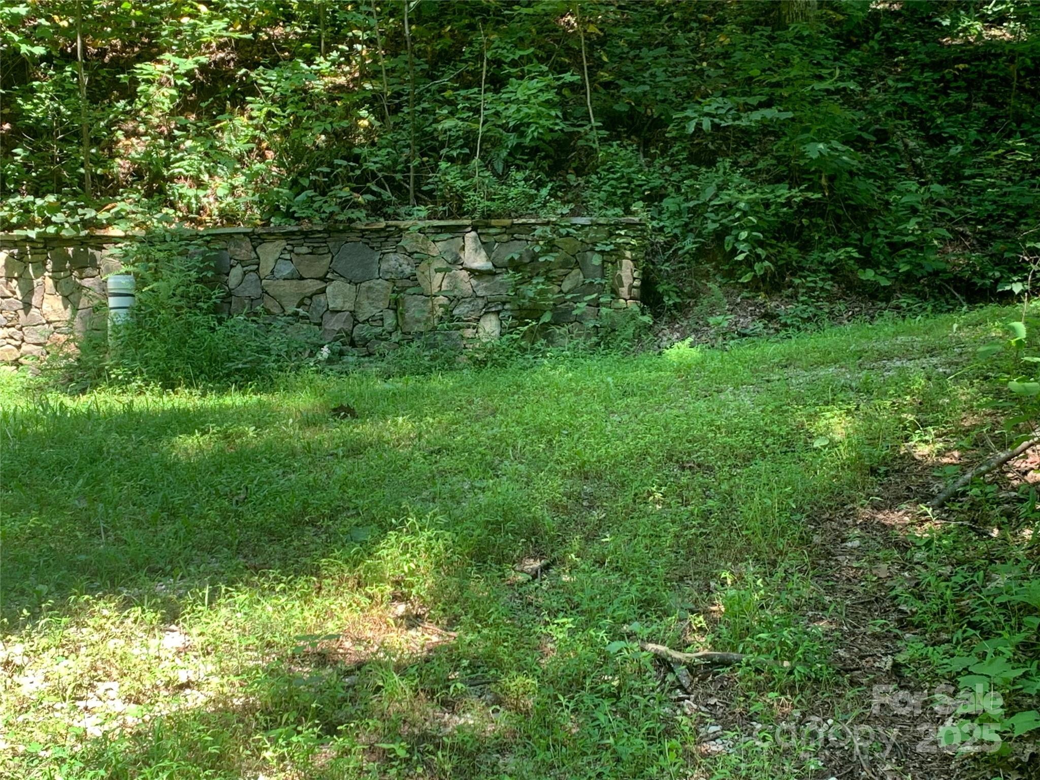 1915 Creston Drive T-18 Property Photo 3