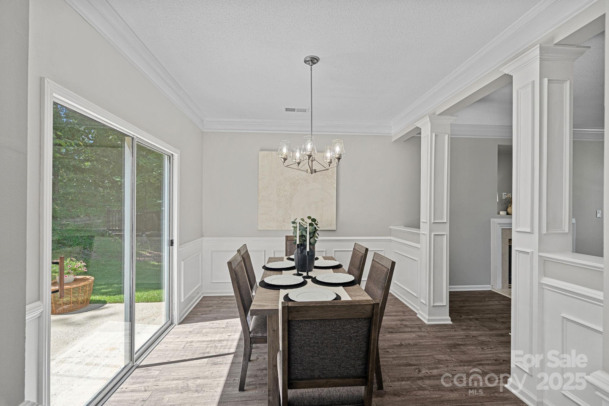 7528 Grabill Drive Property Photo 8