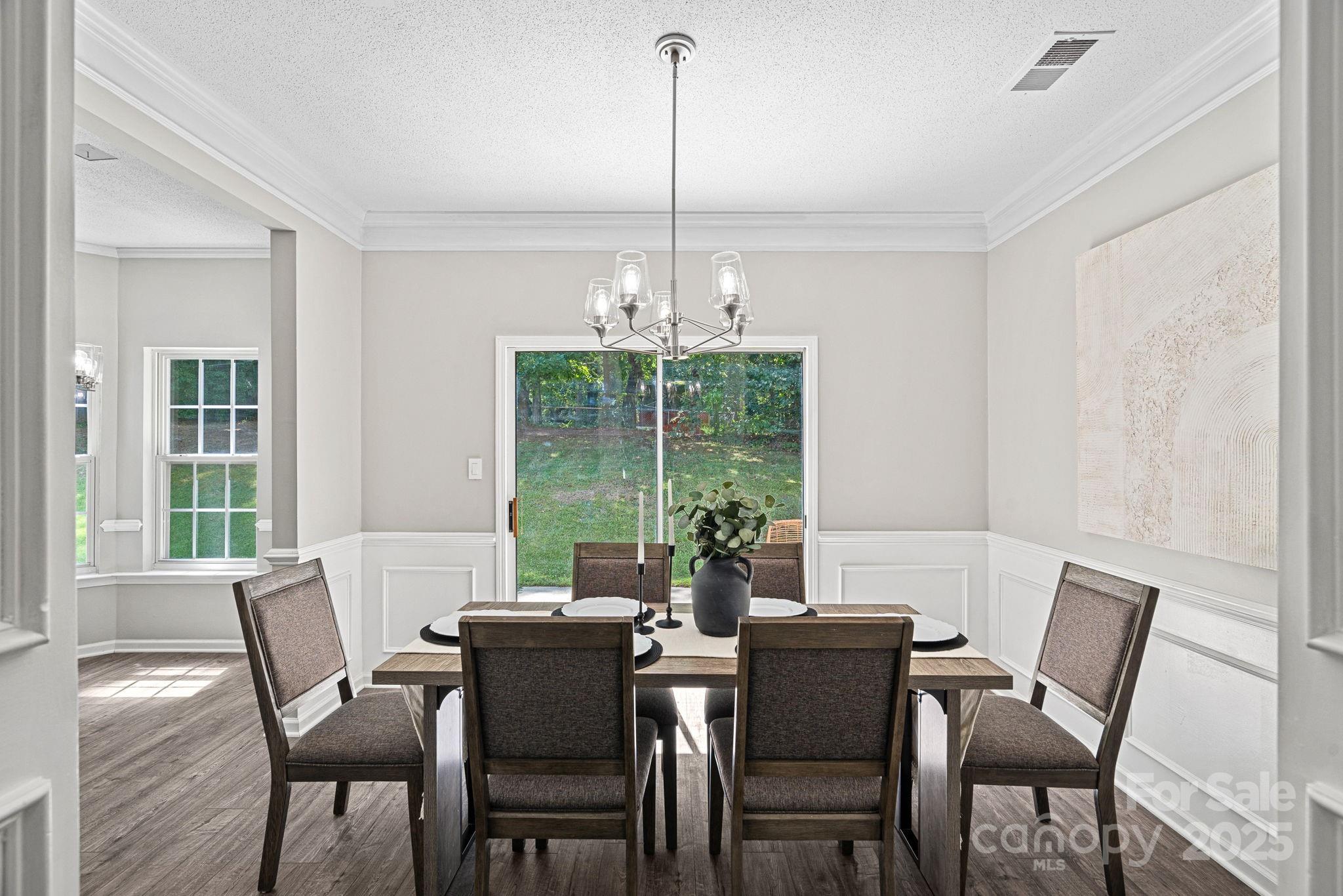 7528 Grabill Drive Property Photo 9