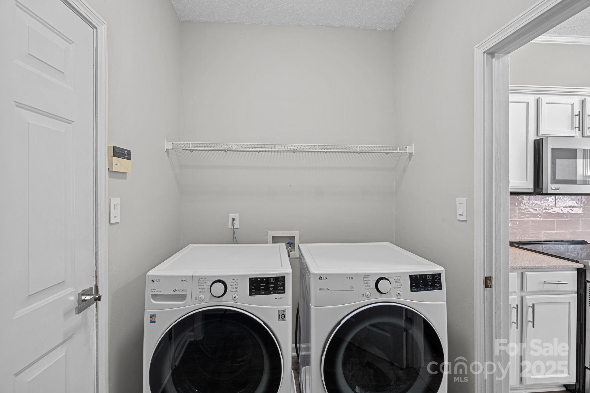 7528 Grabill Drive Property Photo 13