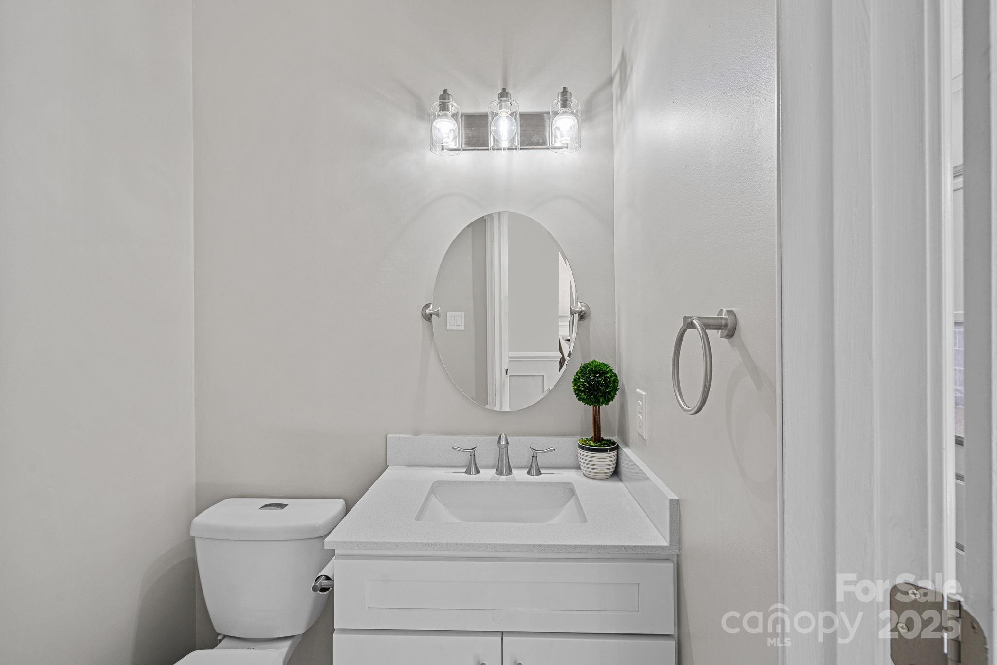 7528 Grabill Drive Property Photo 14