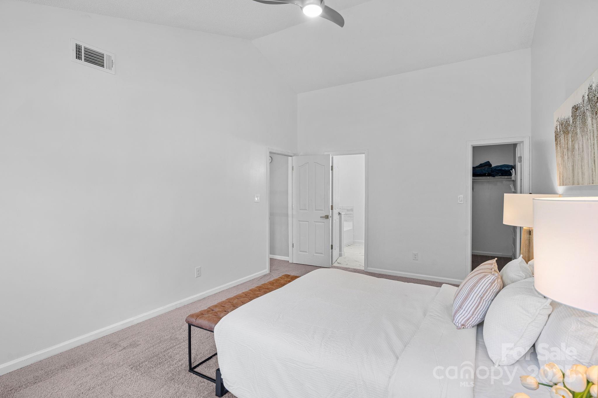 7528 Grabill Drive Property Photo 16