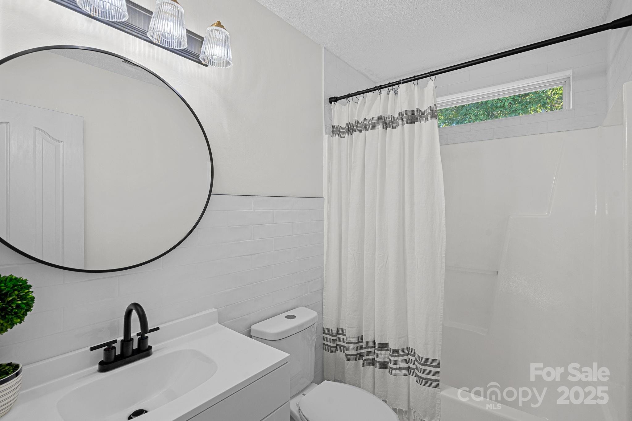 7528 Grabill Drive Property Photo 21