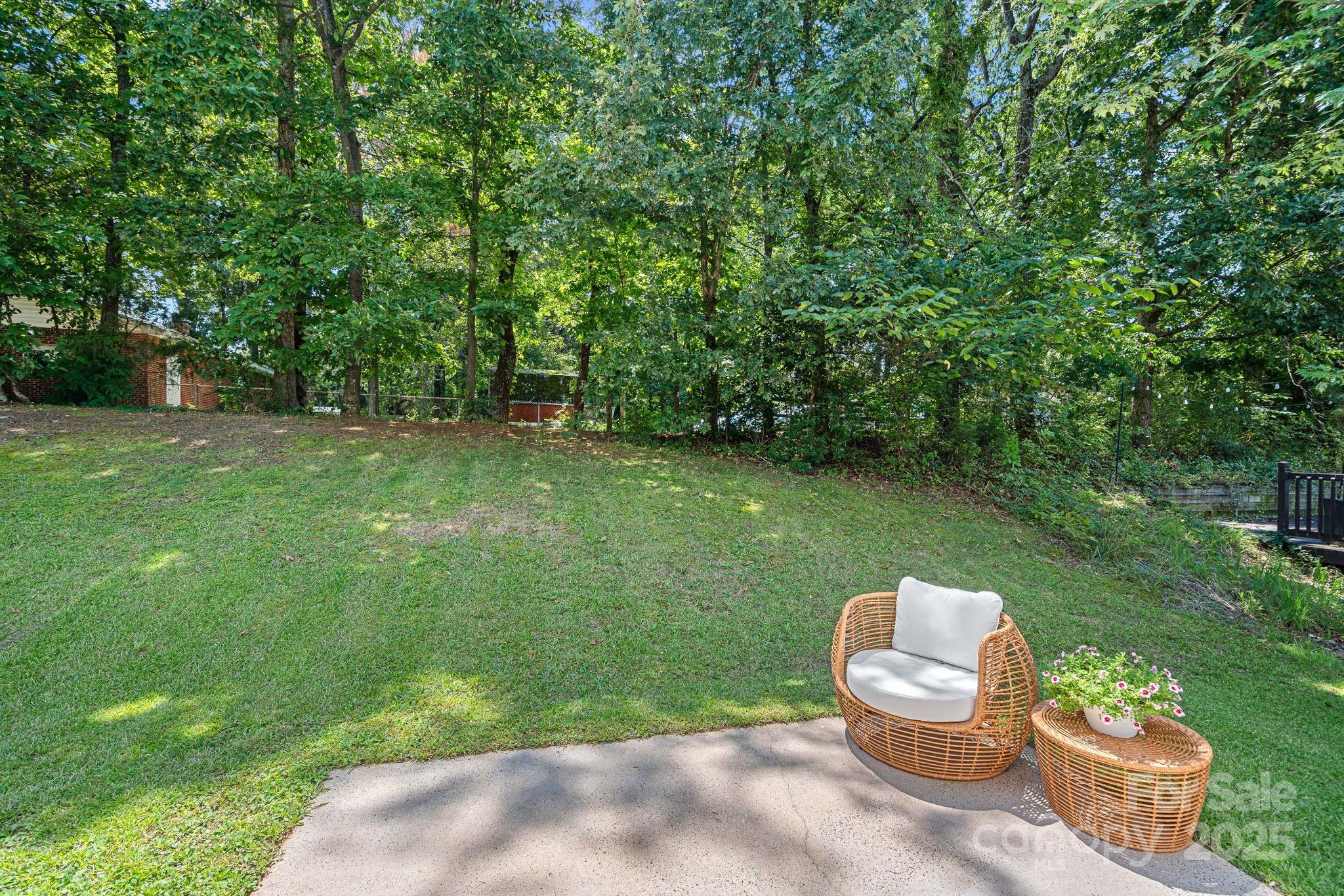 7528 Grabill Drive Property Photo 23