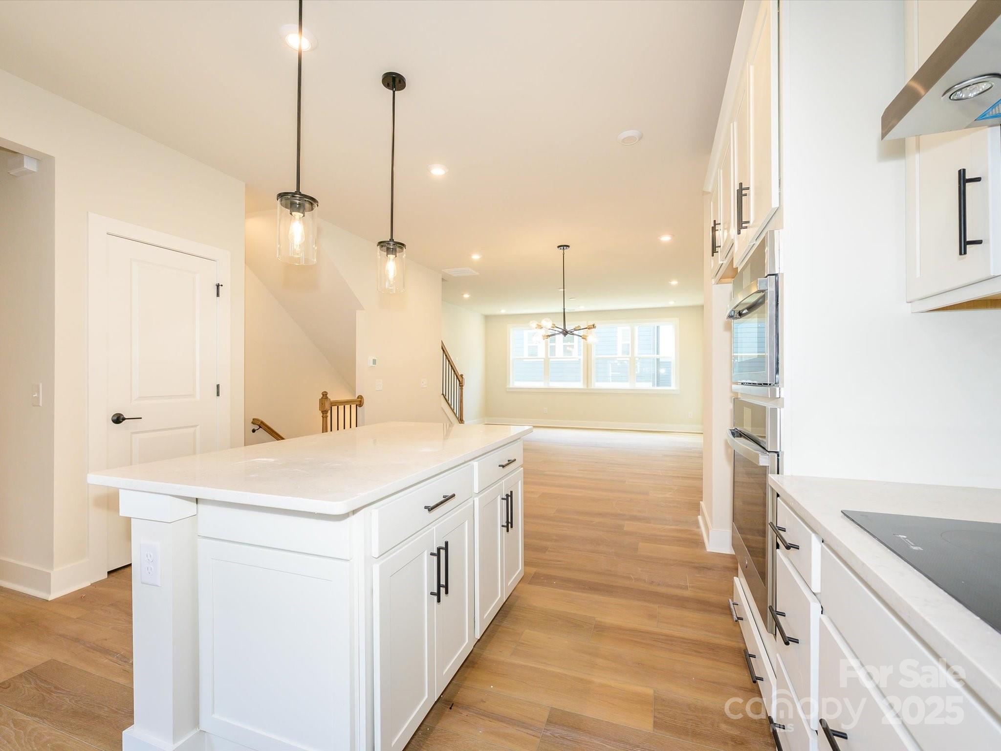 6009 Pivot Court Property Photo 4