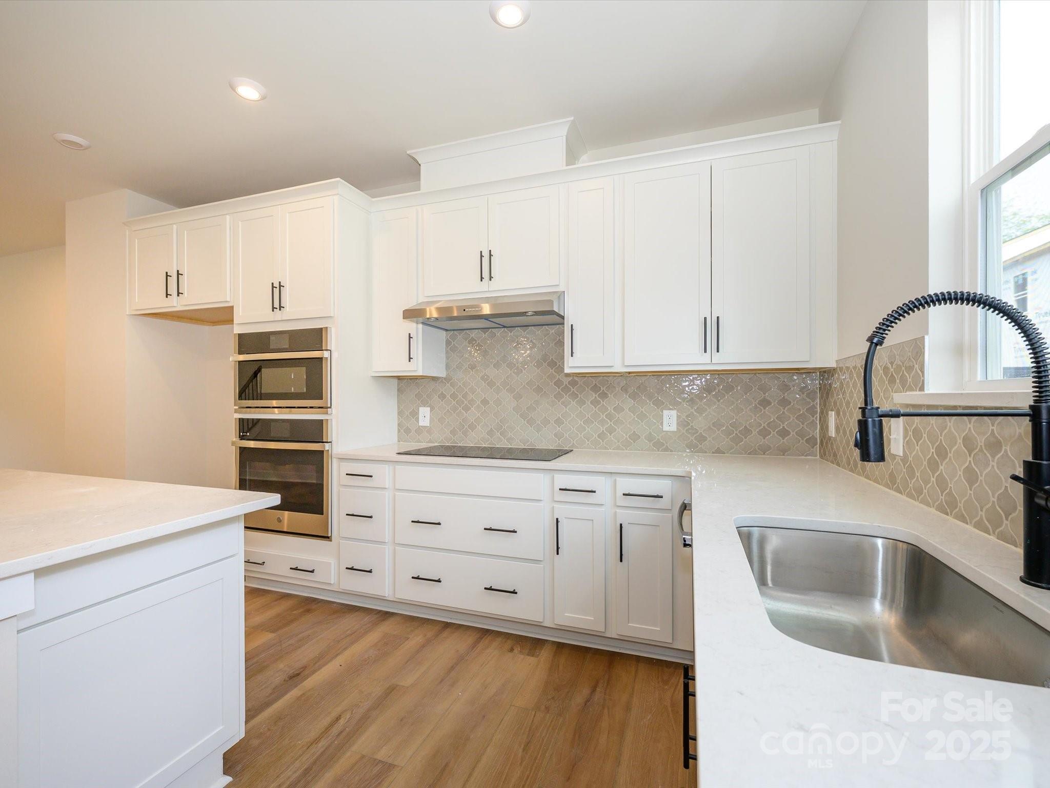 6009 Pivot Court Property Photo 5