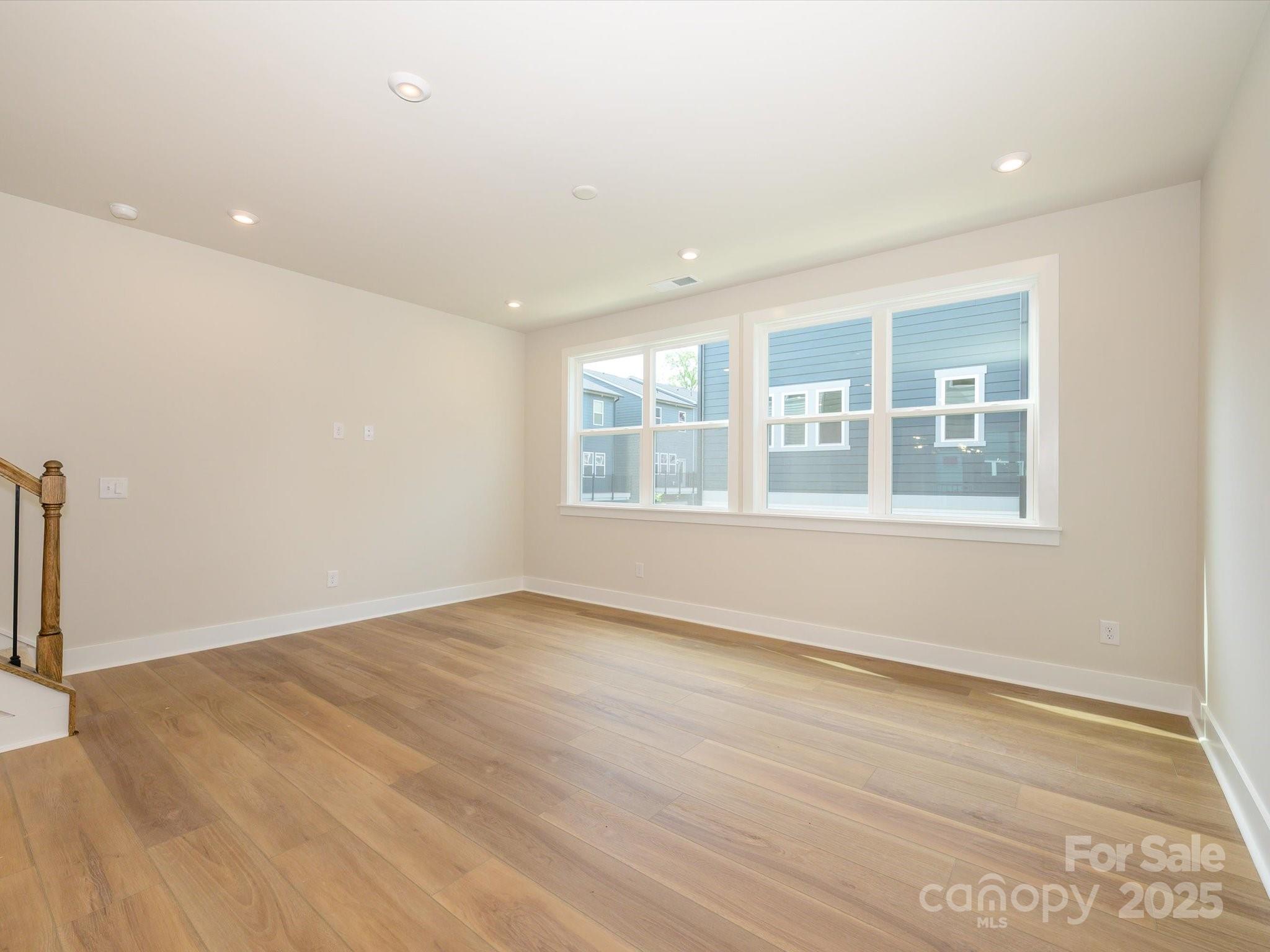6009 Pivot Court Property Photo 7