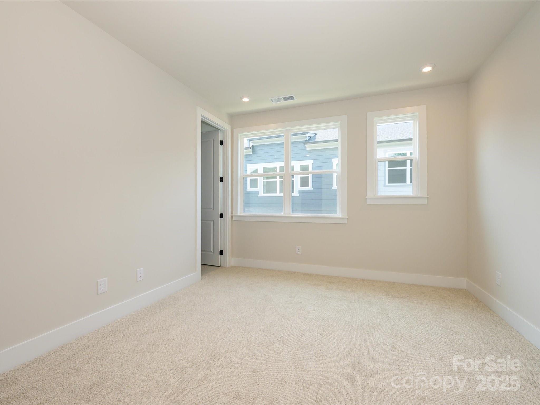 6009 Pivot Court Property Photo 8