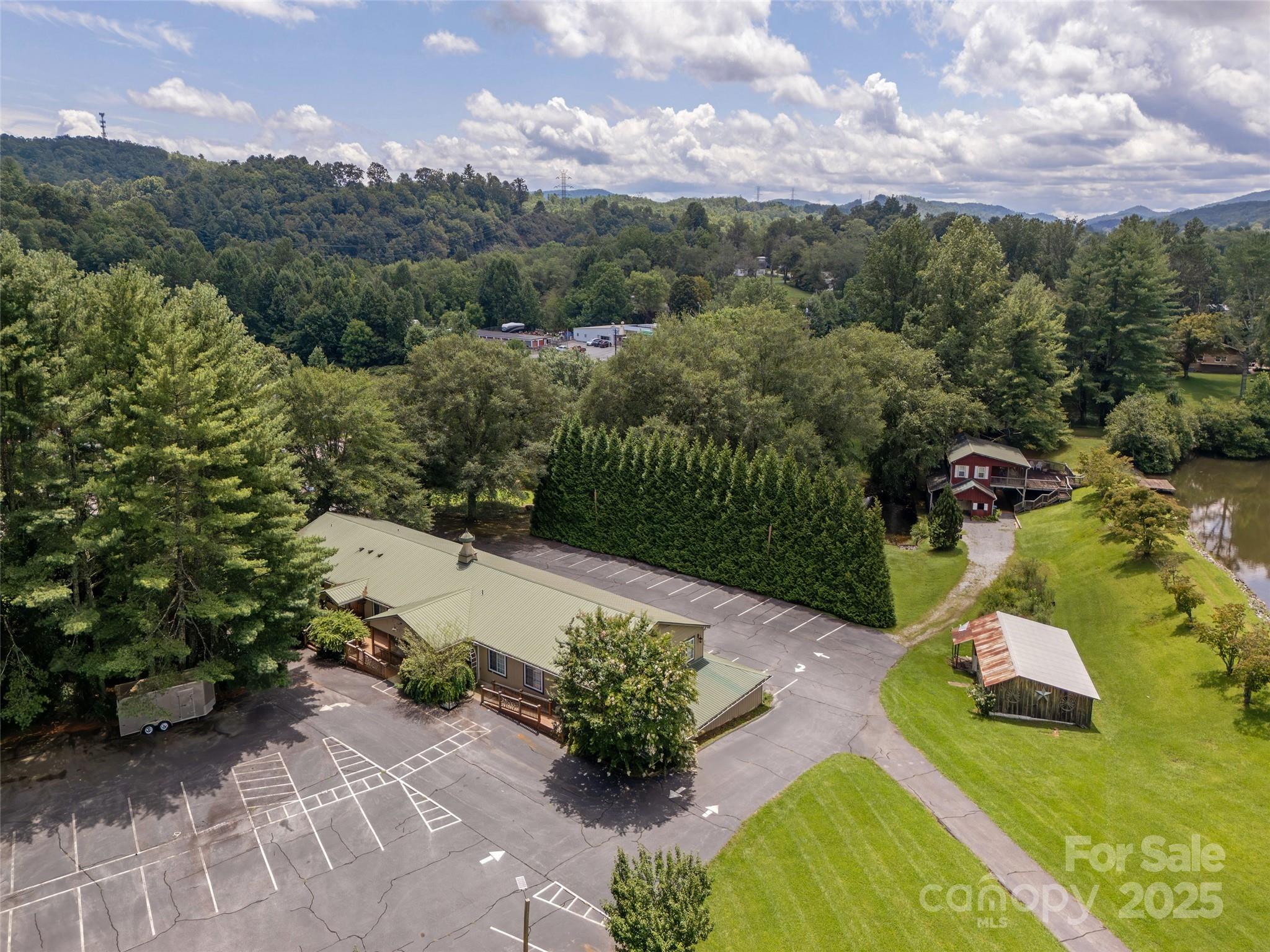 8826 Boylston Highway Property Photo 3