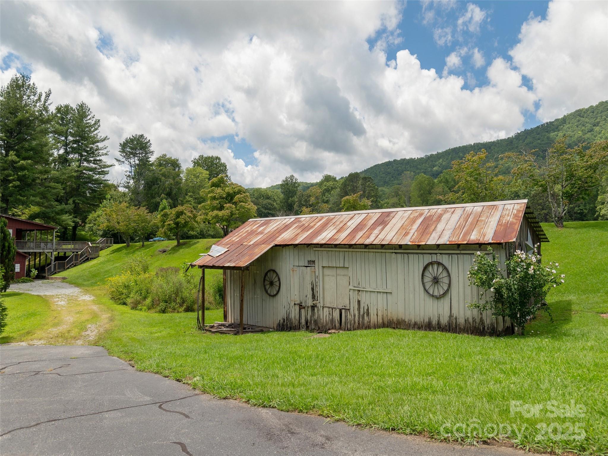 8826 Boylston Highway Property Photo 21