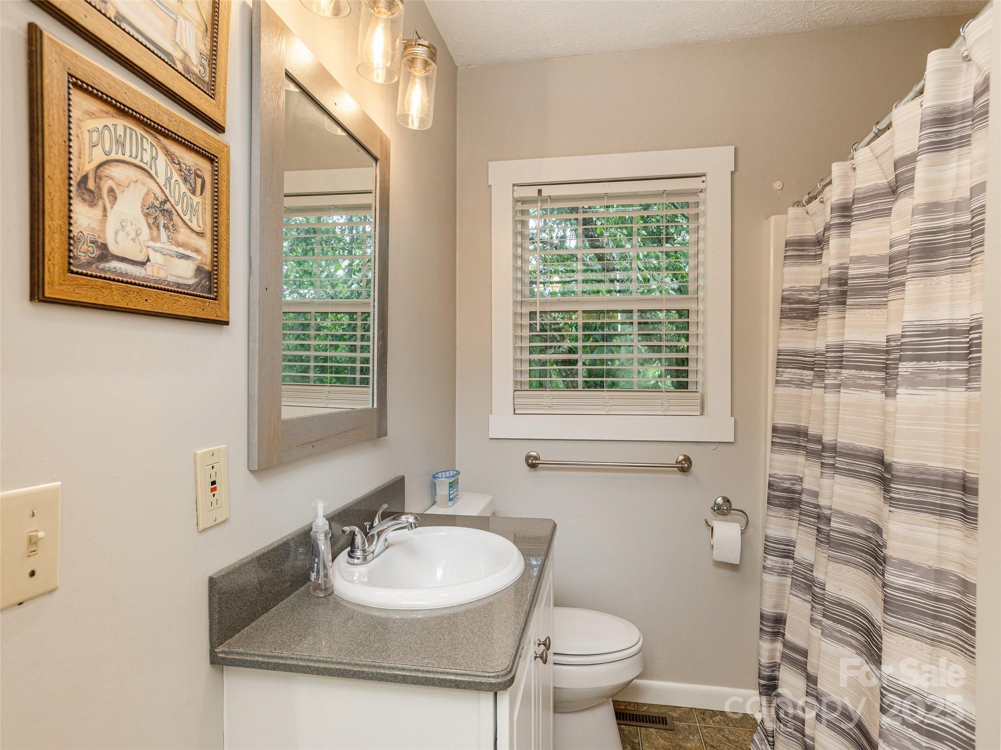 8826 Boylston Highway Property Photo 32