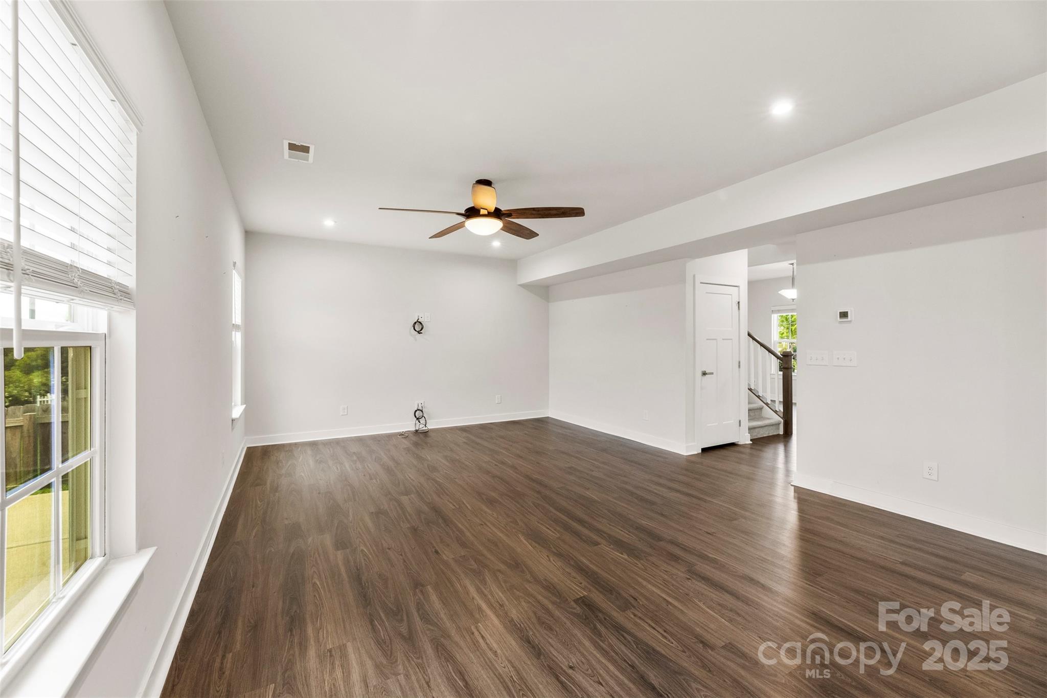 1686 Scarbrough Circle 585 Property Photo 9