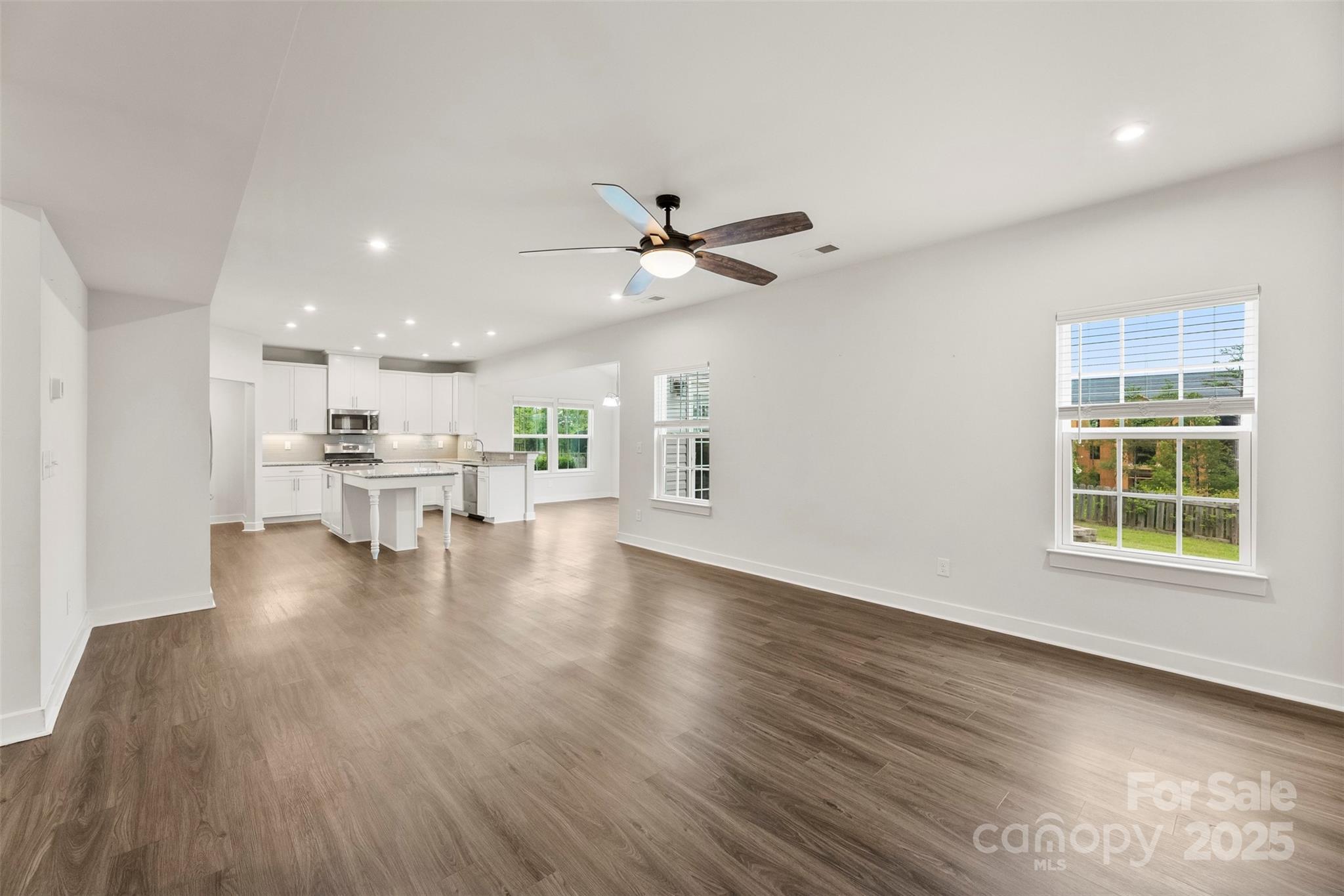 1686 Scarbrough Circle 585 Property Photo 11