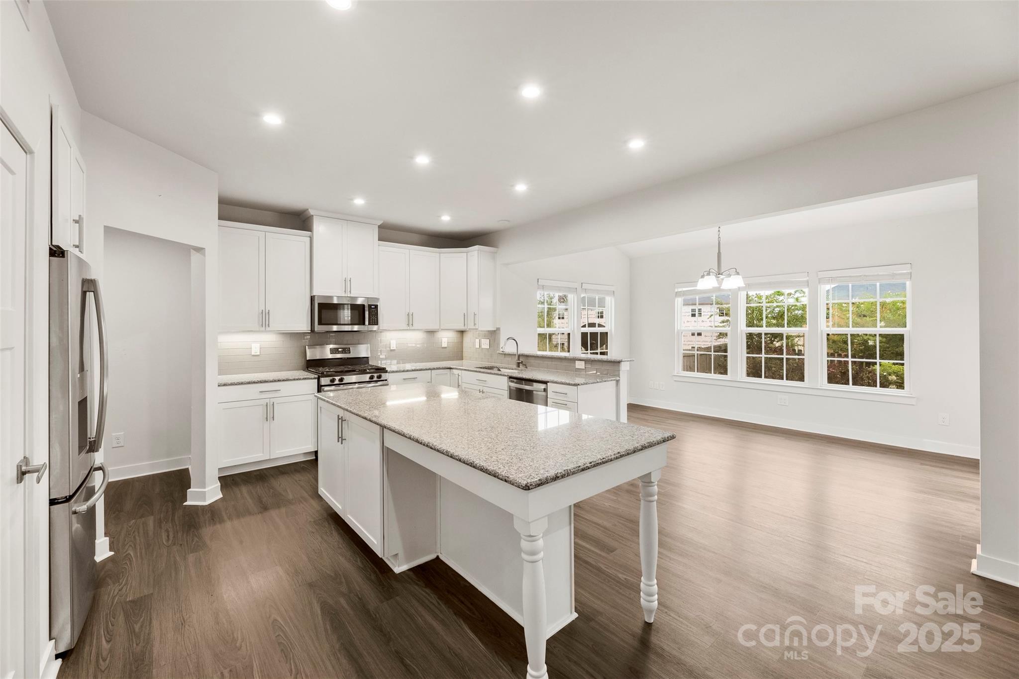 1686 Scarbrough Circle 585 Property Photo 12