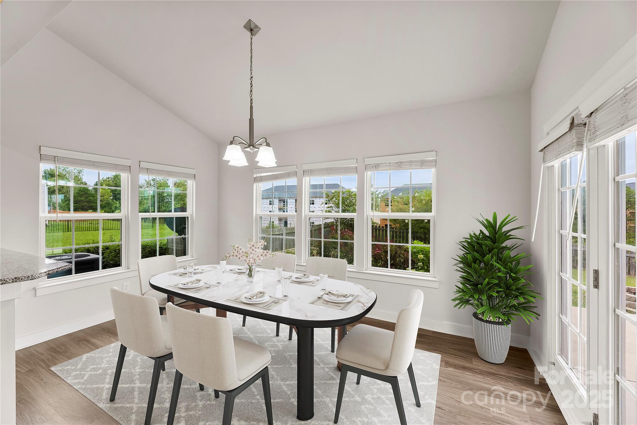 1686 Scarbrough Circle 585 Property Photo 15