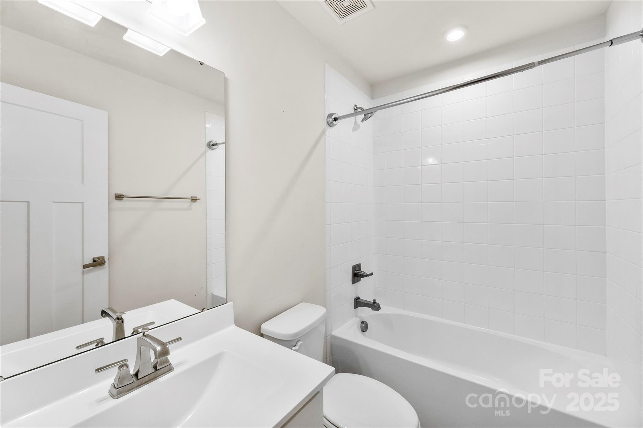 1686 Scarbrough Circle 585 Property Photo 28