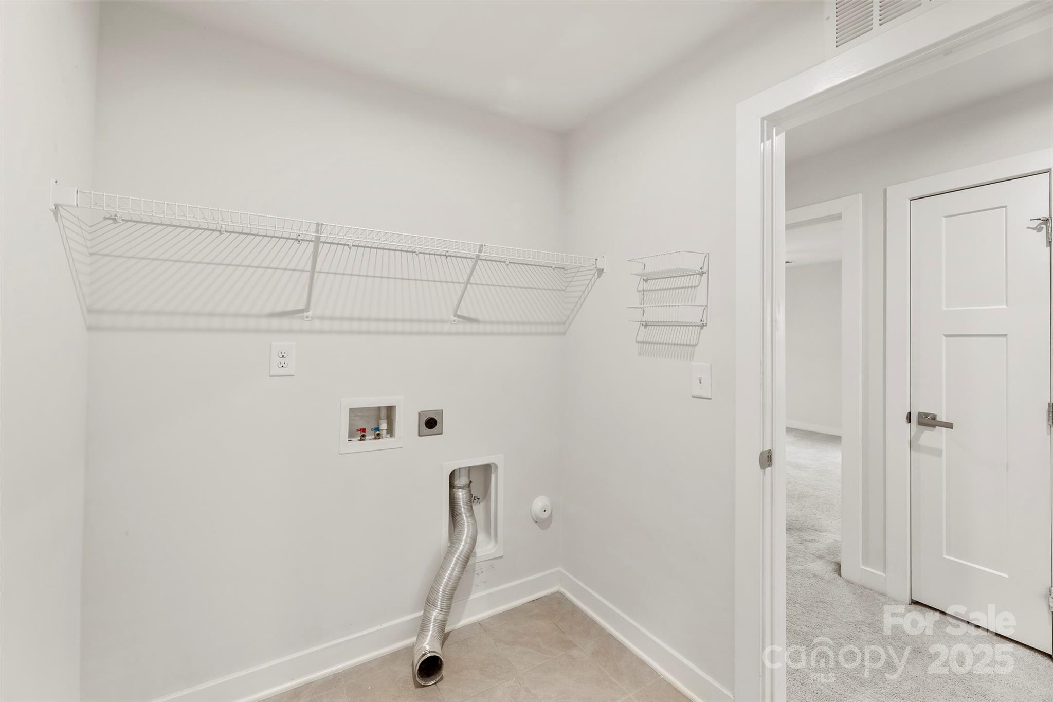 1686 Scarbrough Circle 585 Property Photo 32