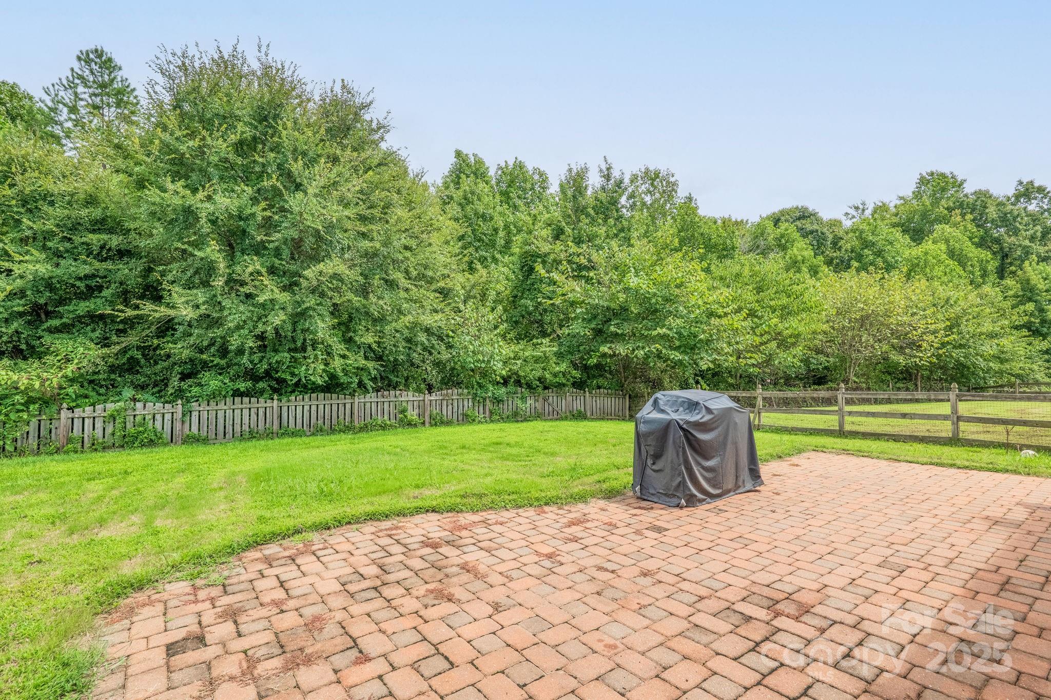 4004 Chimney Wood Trail Property Photo 2