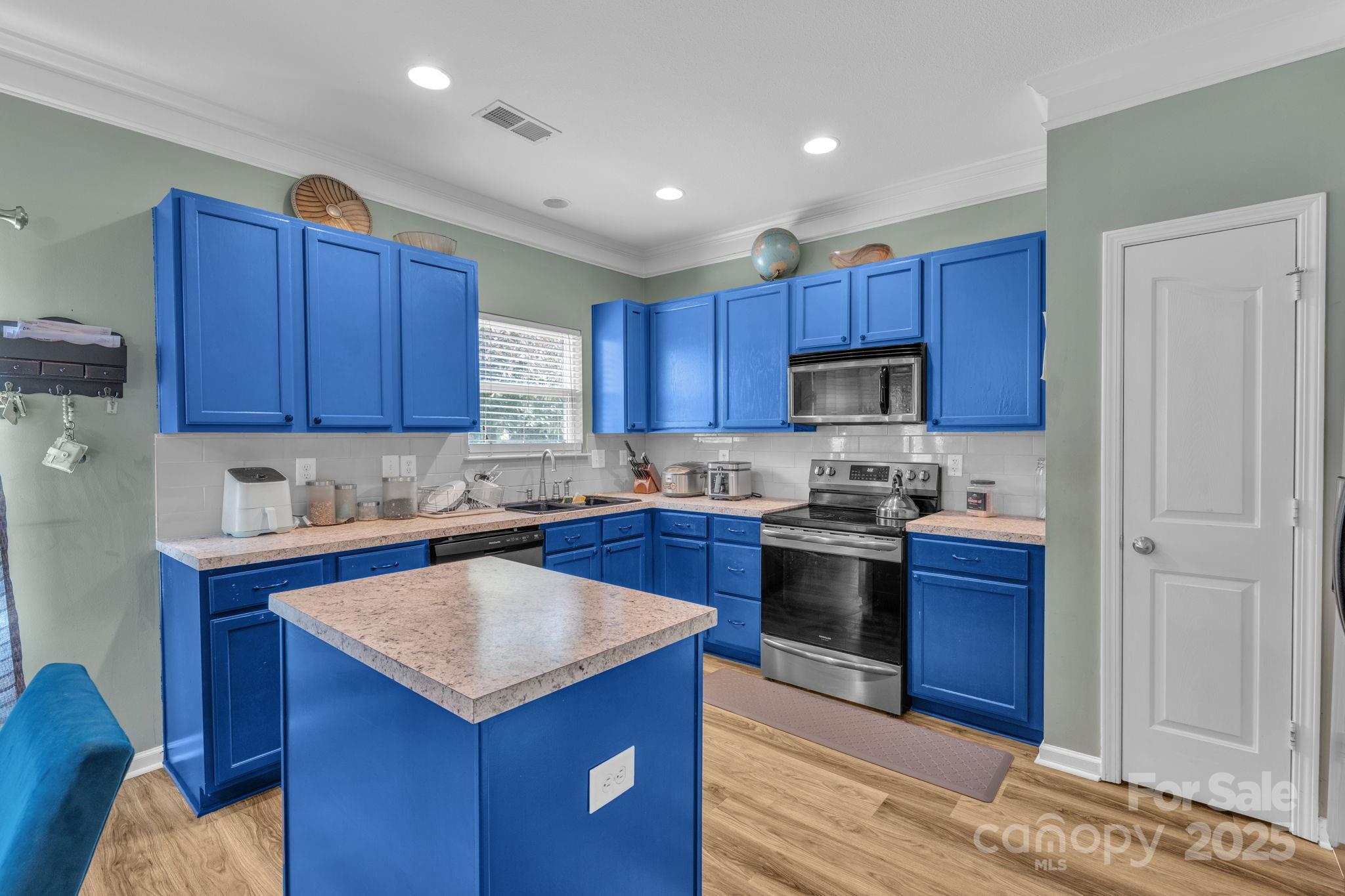 4004 Chimney Wood Trail Property Photo 5