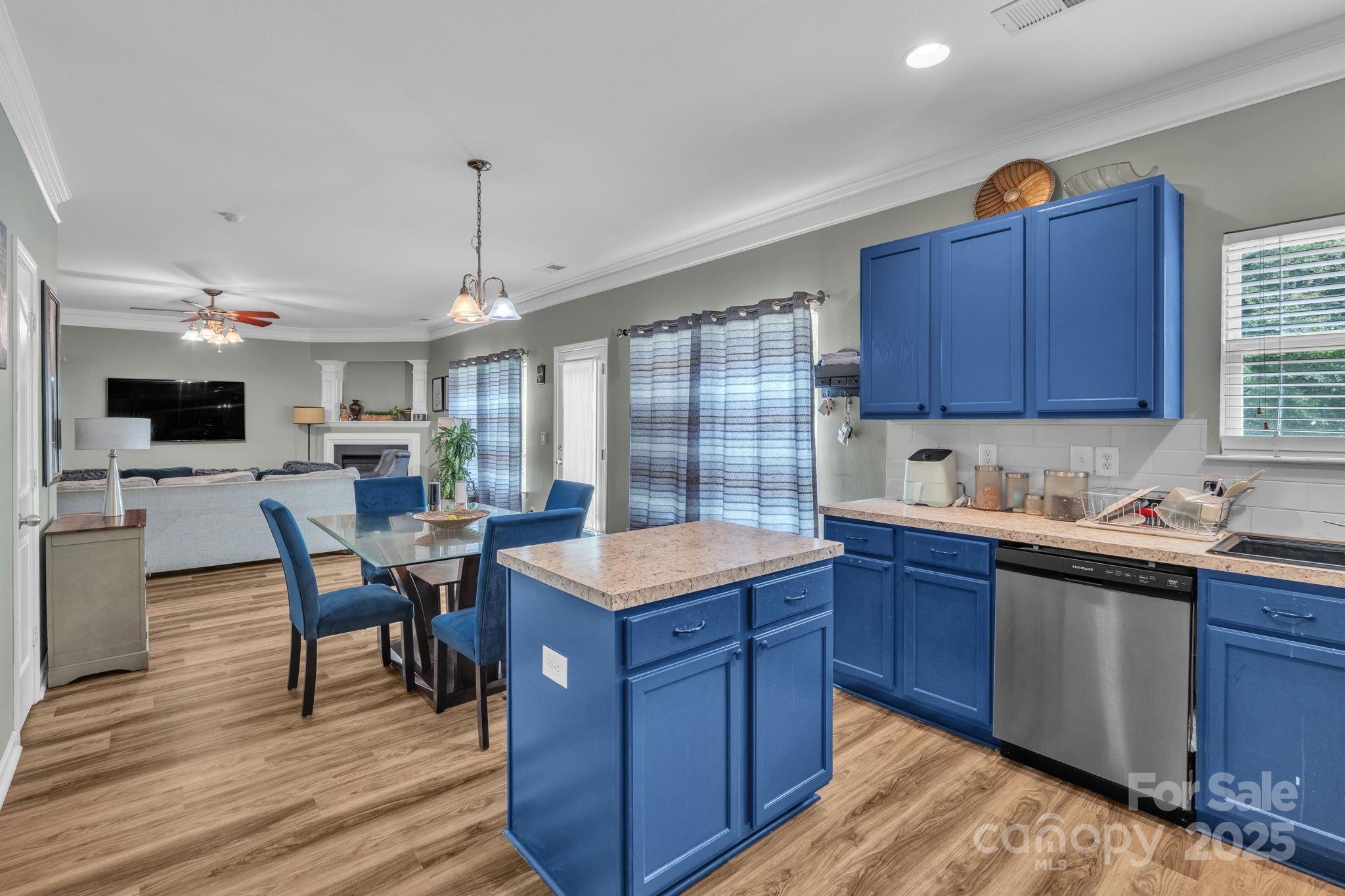 4004 Chimney Wood Trail Property Photo 6