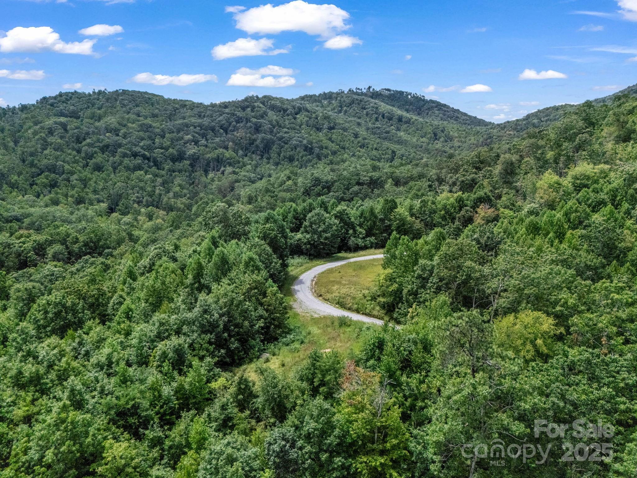 000 Climbing Road Property Photo 2