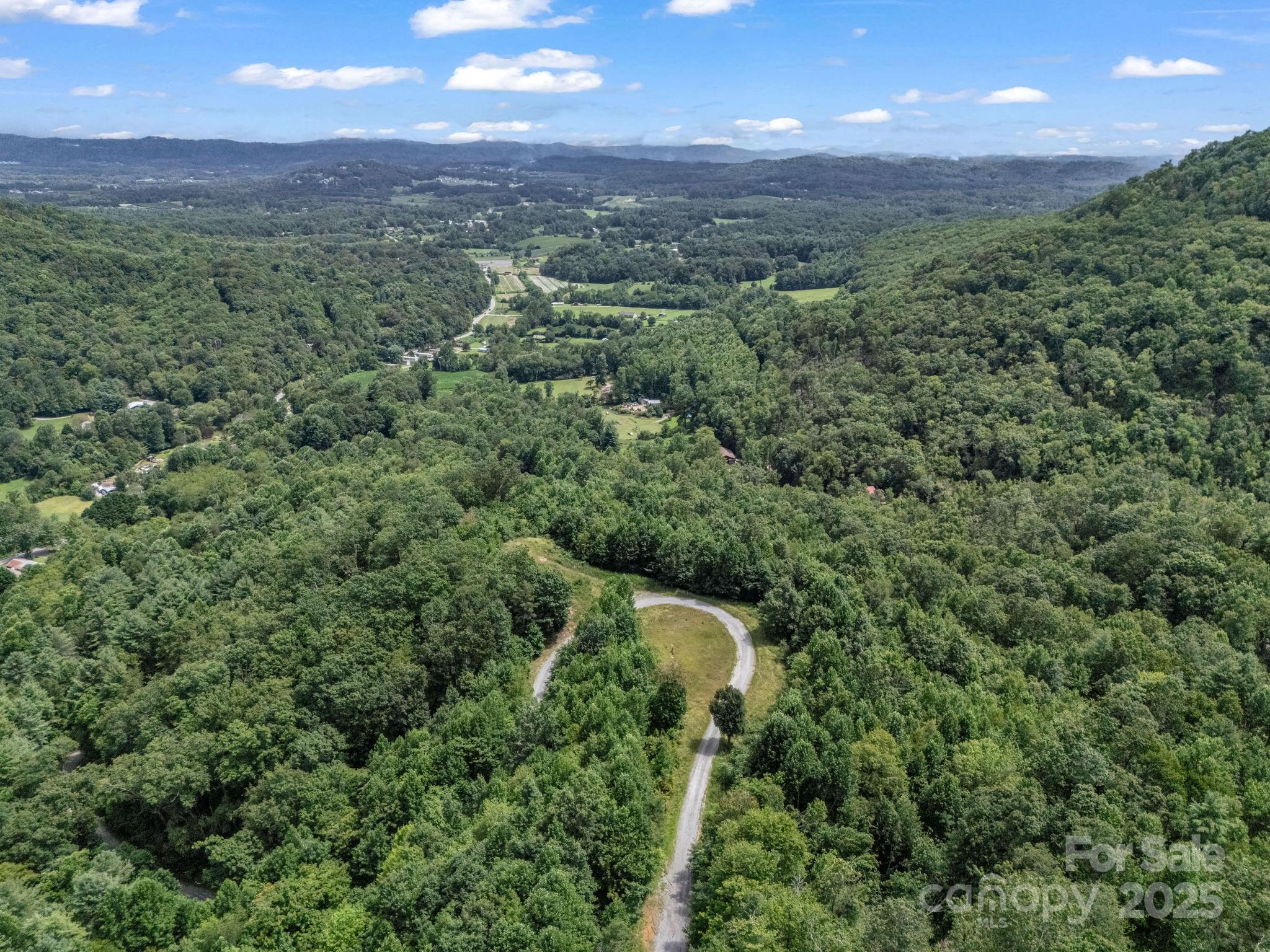 000 Climbing Road Property Photo 3